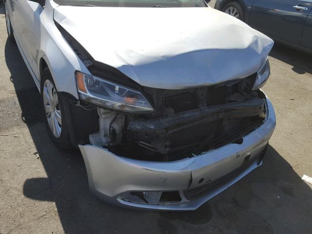 3VW2K7AJ2CM383926 - 2012 VOLKSWAGEN JETTA BASE 银色 照片 9