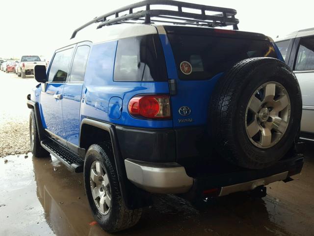 JTEZU11F670001650 - 2007 TOYOTA FJ CRUISER BLUE photo 3