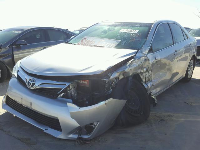 4T4BF1FK0ER367651 - 2014 TOYOTA CAMRY L 银色 照片 2