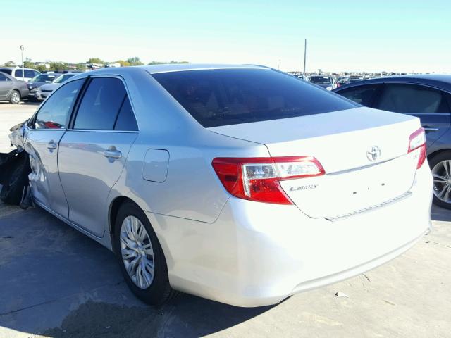 4T4BF1FK0ER367651 - 2014 TOYOTA CAMRY L 银色 照片 3