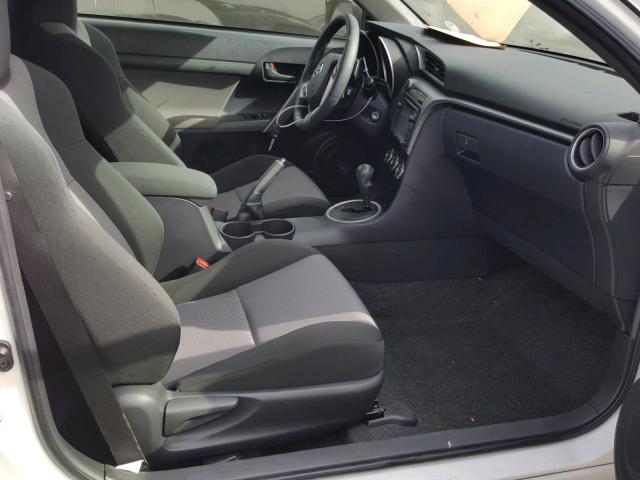 JTKJF5C7XF3095949 - 2015 TOYOTA SCION TC 白色 照片 5