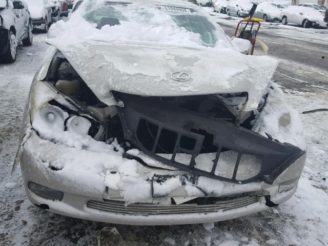 JTHBF30G036014440 - 2003 LEXUS ES 300 WHITE photo 9