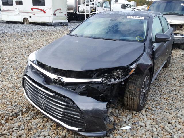 4T1BK1EB0JU279720 - 2018 TOYOTA AVALON XLE GRAY photo 2