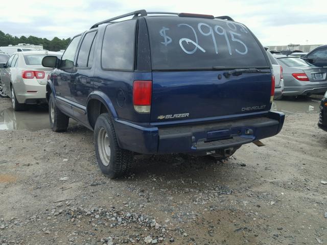 1GNCS13W22K141390 - 2002 CHEVROLET BLAZER BLUE photo 3