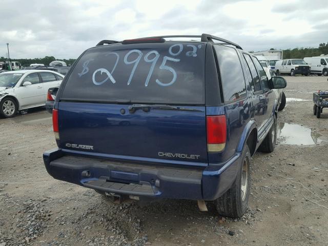 1GNCS13W22K141390 - 2002 CHEVROLET BLAZER BLUE photo 4