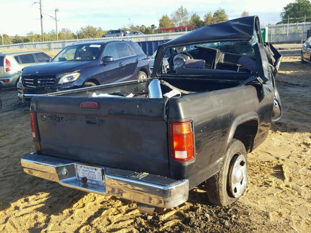 1B7FL26Y8TS538724 - 1996 DODGE DAKOTA BLACK photo 4