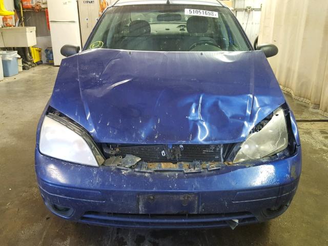 1FAFP34N95W270531 - 2005 FORD FOCUS ZX4 BLUE photo 9