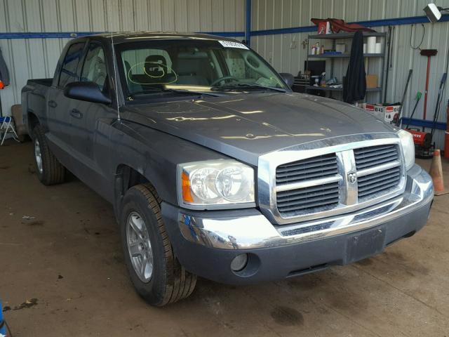 1D7HW48N05S224590 - 2005 DODGE DAKOTA QUA GRAY photo 1