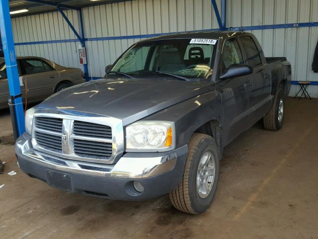 1D7HW48N05S224590 - 2005 DODGE DAKOTA QUA GRAY photo 2