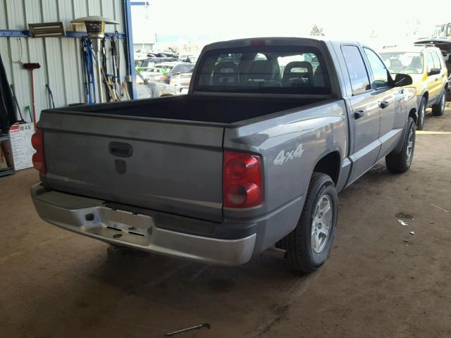 1D7HW48N05S224590 - 2005 DODGE DAKOTA QUA GRAY photo 4