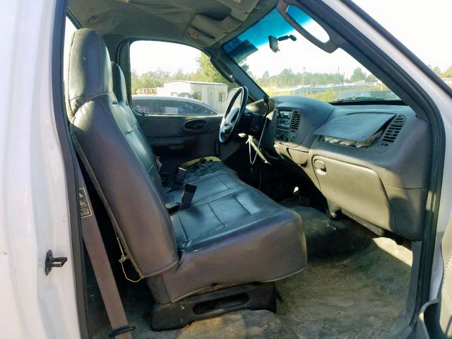 1FTRF17222NC10589 - 2002 FORD F150 WHITE photo 5