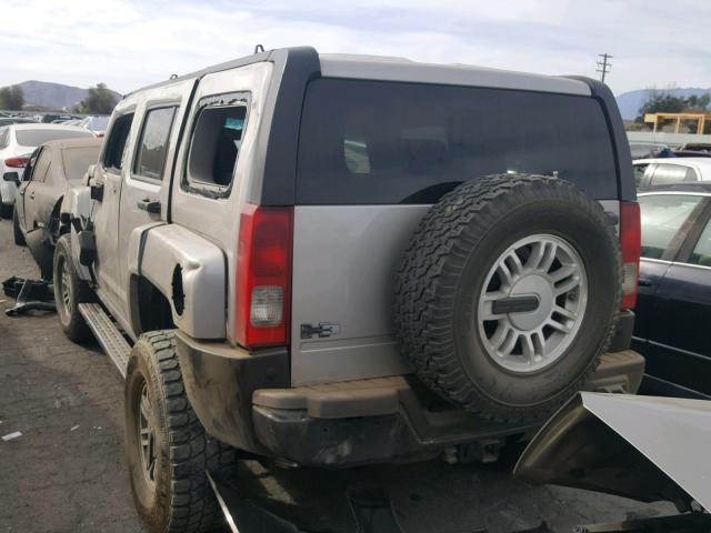 5GTDN136X68118729 - 2006 HUMMER H3 GRAY photo 3