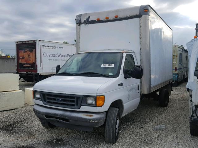 1FDWE35LX3HA71160 - 2003 FORD ECON E350 WHITE photo 2