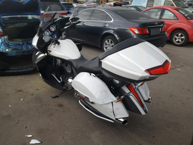 5VPTW36N0F3041298 - 2015 VICTORY MOTORCYCLES CROSS COUN WHITE photo 3