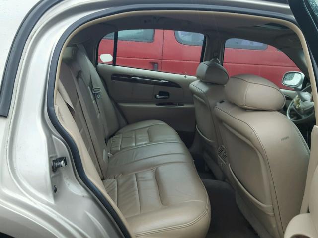 1LNHM82W8YY940918 - 2000 LINCOLN TOWN CAR S TAN photo 6