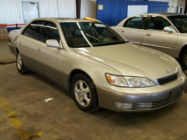 JT8BF28G9W5029799 - 1998 LEXUS ES 300 SILVER photo 1