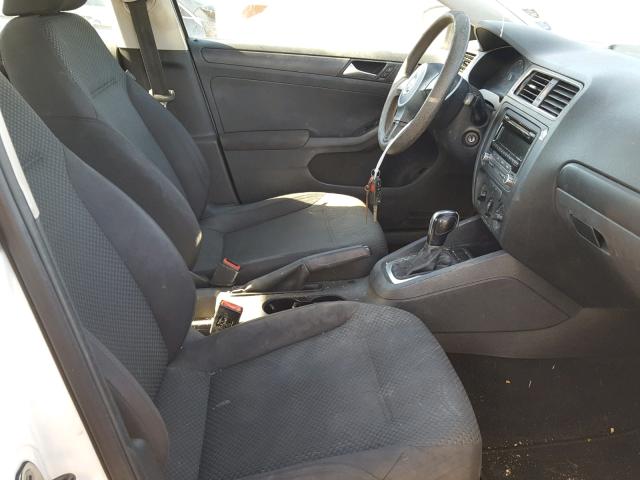 3VW2K7AJ0CM405230 - 2012 VOLKSWAGEN JETTA BASE Սպիտակ լուսանկար 5