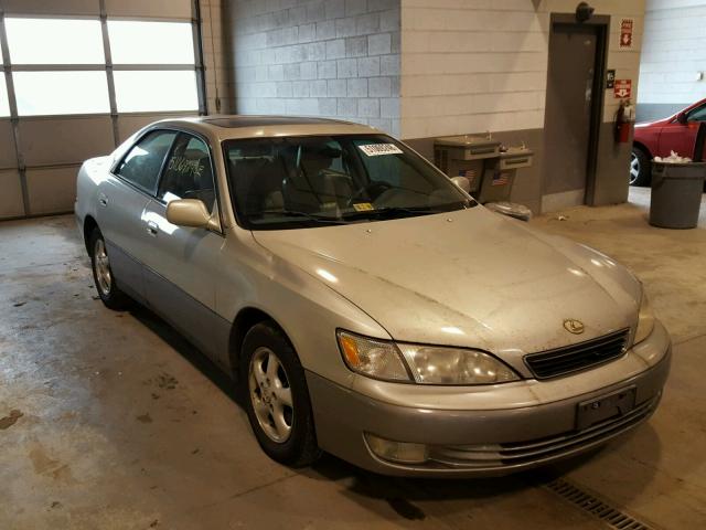 JT8BF22G3V0013795 - 1997 LEXUS ES 300 SILVER photo 1