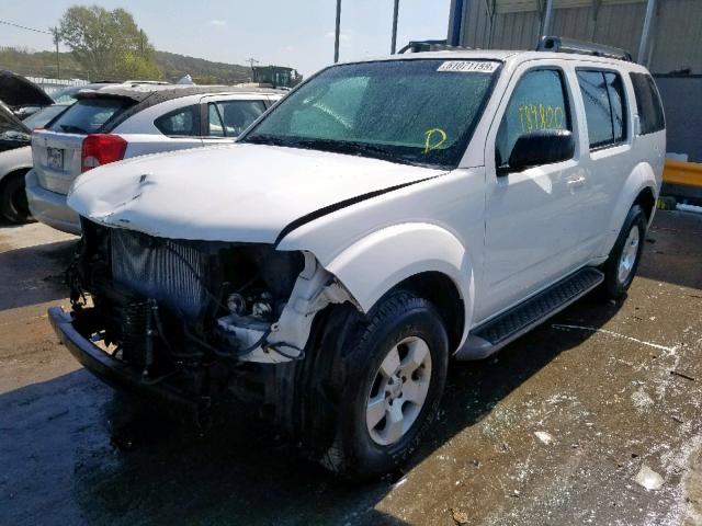 5N1AR18U88C641846 - 2008 NISSAN PATHFINDER WHITE photo 2