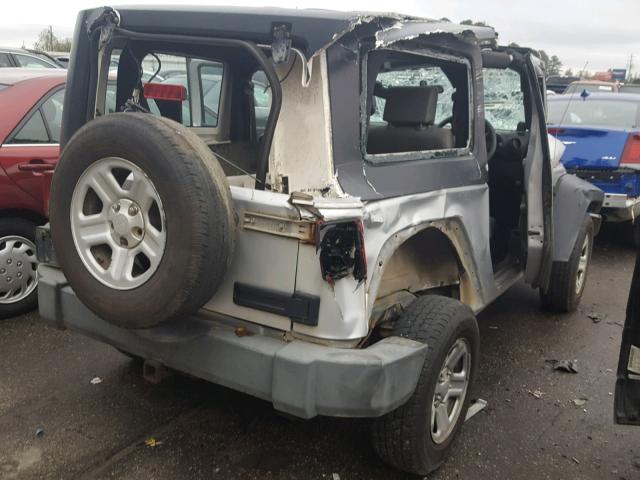 1J4FZ24148L651215 - 2008 JEEP WRANGLER X SILVER photo 4