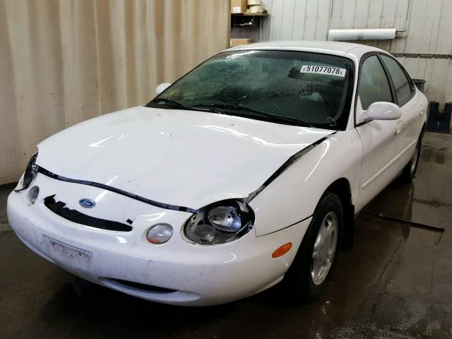 1FALP52U7TG209260 - 1996 FORD TAURUS GL WHITE photo 2