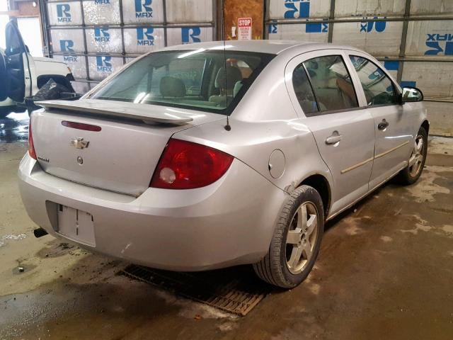 1G1AK52F057576336 - 2005 CHEVROLET COBALT SILVER photo 4