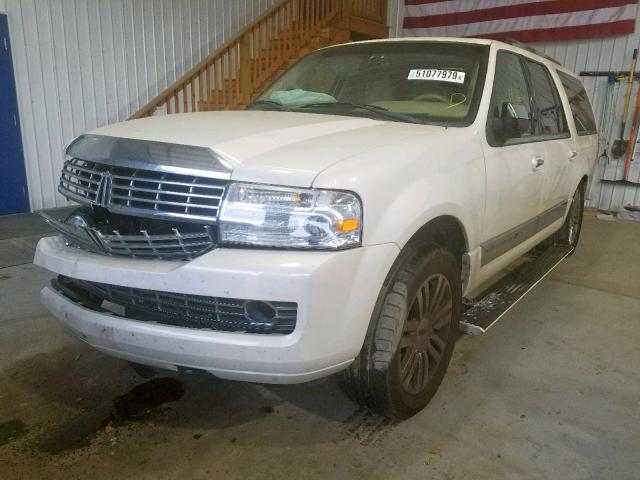 5LMFL28558LJ02586 - 2008 LINCOLN NAVIGATOR WHITE photo 2