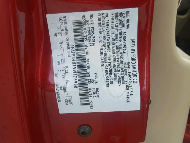 1FAFP34N75W176938 - 2005 FORD FOCUS ZX4 RED photo 10