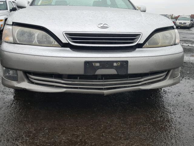 JT8BF28G7Y5086781 - 2000 LEXUS ES 300 SILVER photo 9