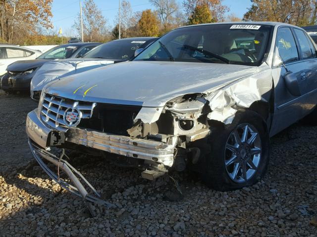 1G6KD5EY5AU107955 - 2010 CADILLAC DTS LUXURY SILVER photo 9