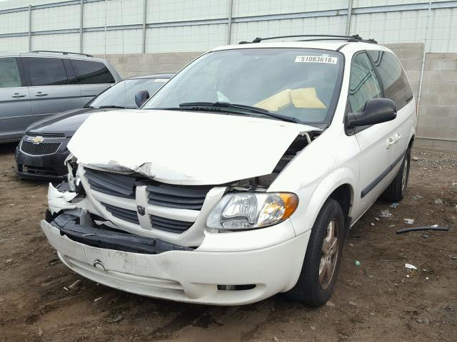 1D4GP45R55B436009 - 2005 DODGE CARAVAN SX WHITE photo 2