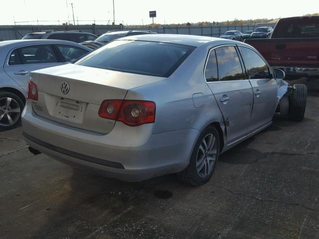 3VWRF71K76M650364 - 2006 VOLKSWAGEN JETTA 2.5 SILVER photo 4