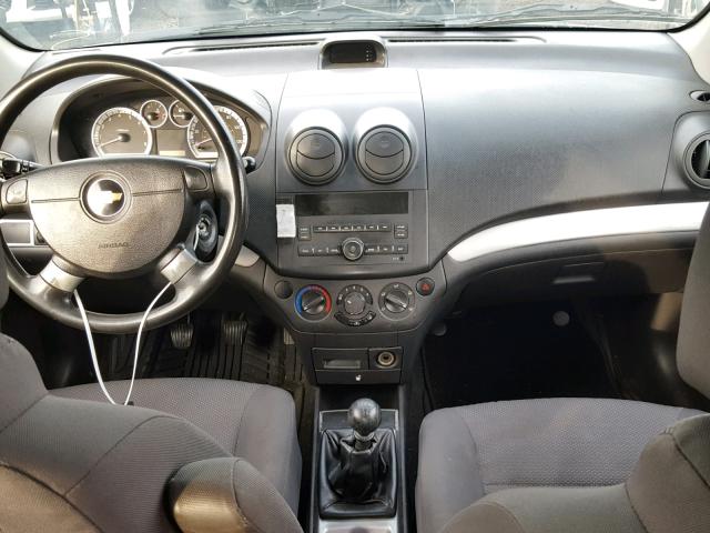 KL1TD5DE9BB136887 - 2011 CHEVROLET AVEO LS GRAY photo 9