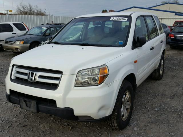 2HKYF18126H534570 - 2006 HONDA PILOT LX WHITE photo 2