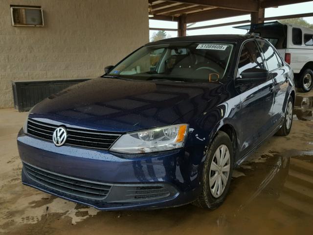 3VW2K7AJ6DM306509 - 2013 VOLKSWAGEN JETTA BASE BLUE photo 2