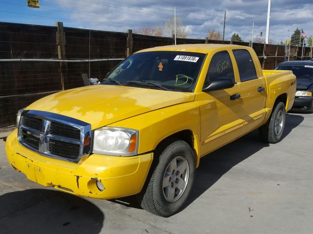 1D7HW48J26S544573 - 2006 DODGE DAKOTA QUA YELLOW photo 2