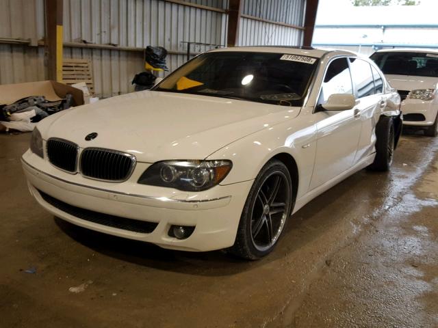 WBAHN83587DT69845 - 2007 BMW 750 WHITE photo 2