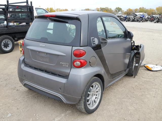 WMEEJ9AA4EK765384 - 2014 SMART FORTWO ELE BLACK photo 4