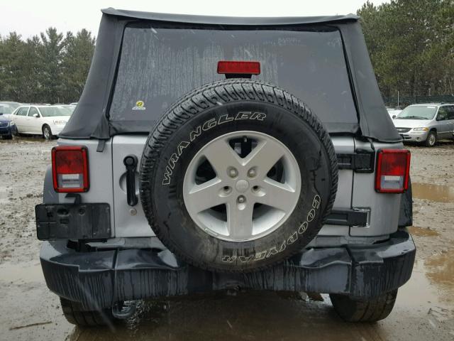 1C4AJWAG0EL320621 - 2014 JEEP WRANGLER S GRAY photo 9