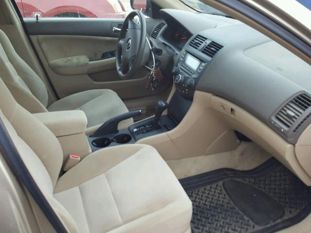 1HGCM56105A800525 - 2005 HONDA ACCORD DX GOLD photo 5