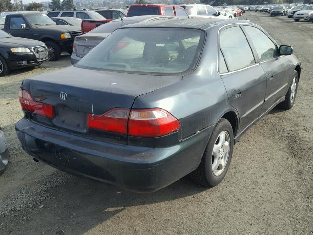 1HGCG1655WA028978 - 1999 HONDA ACCORD GREEN photo 4