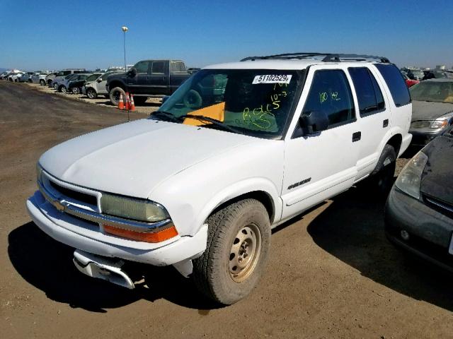 1GNDT13X74K160885 - 2004 CHEVROLET BLAZER WHITE photo 2