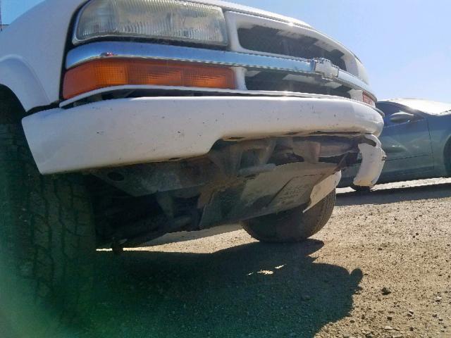 1GNDT13X74K160885 - 2004 CHEVROLET BLAZER WHITE photo 9