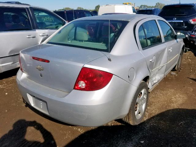 1G1AK52F257632292 - 2005 CHEVROLET COBALT SILVER photo 4