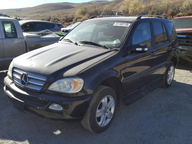 4JGAB57E75A517239 - 2005 MERCEDES-BENZ ML 350 BLACK photo 2