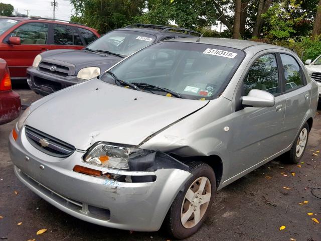 KL1TD52615B471531 - 2005 CHEVROLET AVEO BASE Күміс фото 2