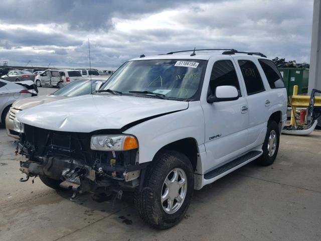 1GKEK63U74J327355 - 2004 GMC YUKON DENA WHITE photo 2