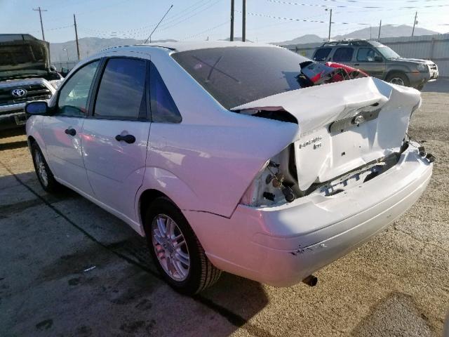 1FAFP34N97W163269 - 2007 FORD FOCUS ZX4 WHITE photo 3