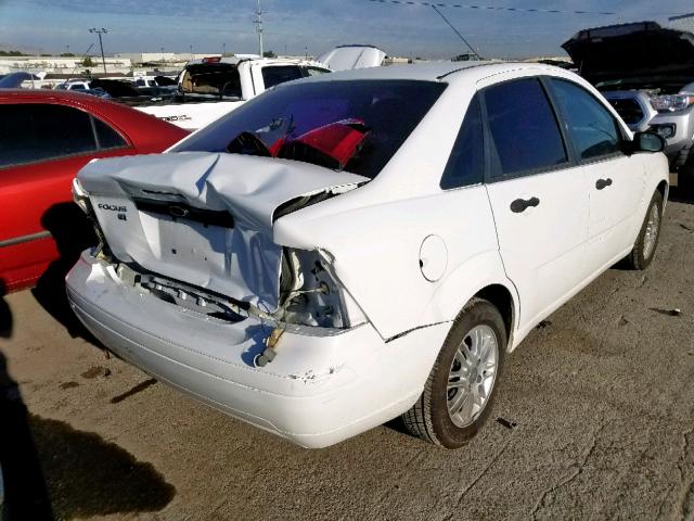 1FAFP34N97W163269 - 2007 FORD FOCUS ZX4 WHITE photo 4