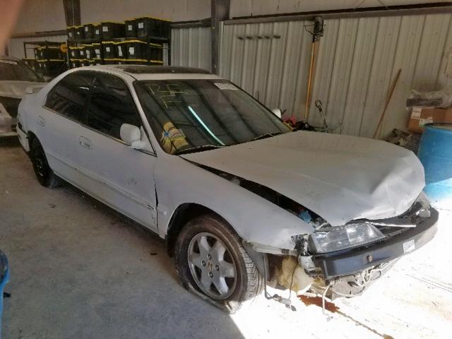 1HGCE666XSA030148 - 1995 HONDA ACCORD EX WHITE photo 1